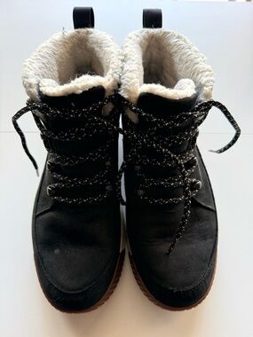 The North Face Black Faux-Shearling Lined Winter Boots
